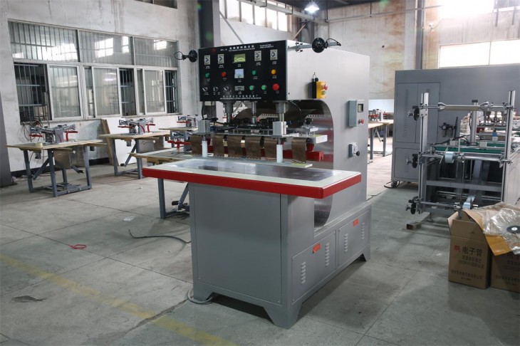 GP10-K1蓬布专用机