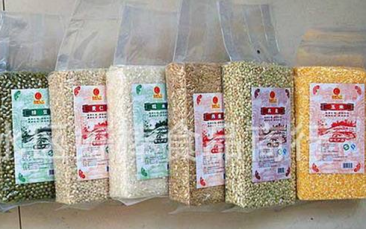 Full automatic vacuum plastic suction machine