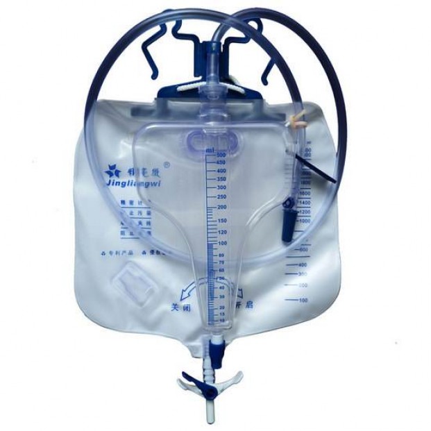Urine bag heat sealing machine